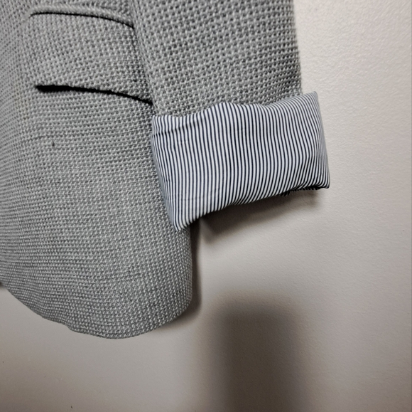 ZARA WOMAN BLAZER GRAY WITH TEXTURE LARGE. PRE-OWNED. MADE IN PORTUGAL. - Picture 8 of 15